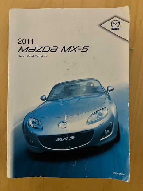Manuel 2011 Mazda MX-5 Miata owner's manual dans Autos et camions  à Ouest de l’Île