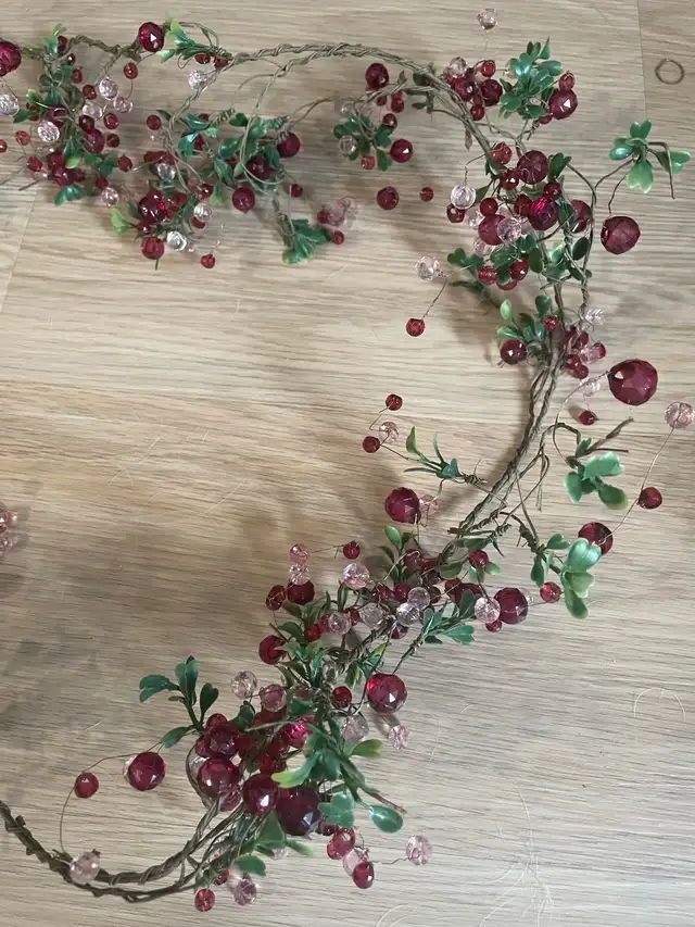 7.5 Christmas tree, moving  sale in Holiday, Event & Seasonal in Markham / York Region - Image 7