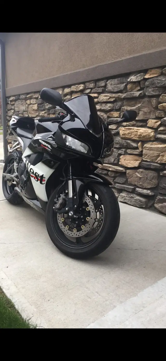 2007 Honda Cbr 600rr in Sport Bikes in Edmonton - Image 6