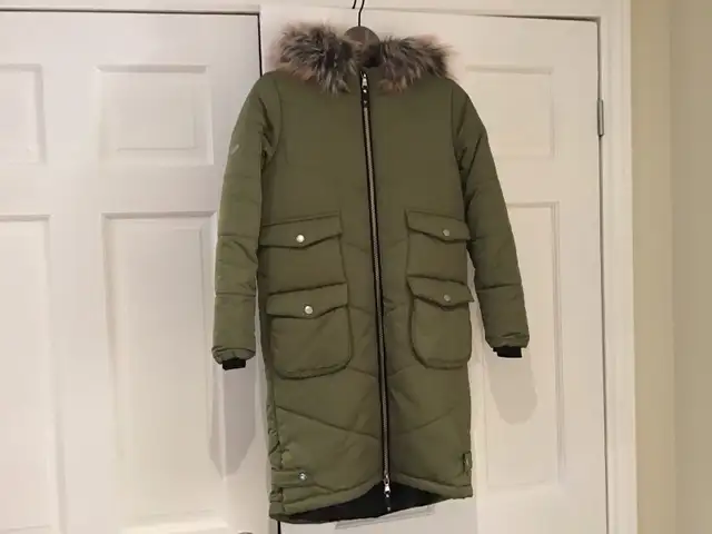 New Europe Kids Girls Winter Long Winter Jacket 10-12 years  in Kids & Youth in Mississauga / Peel Region - Image 3
