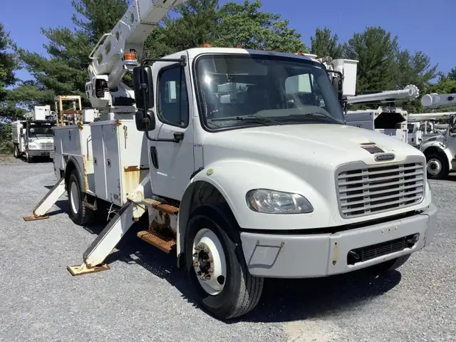 2018 Freightliner Altec AM55 Bucket Truck. in Other in Napanee - Image 4