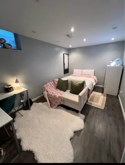 ✨ Clean, Comfortable Masterbedroom SUITE in Prime Location – All Utilities Included ✨ Now available:...