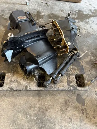 Mercury’s TR and TRS legs TRS small props and TR Comercail leg. 3 gimbals, lift pump. Power steering...