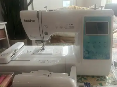 Brother SE750 sewing & embroidery machine *brand new*, View more