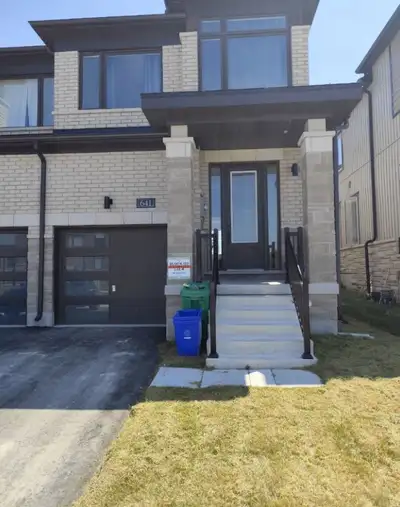 Beautiful 3-Bedroom End-Unit Townhome for Rent in Peterborough Address:641 Pollock Grove, available...