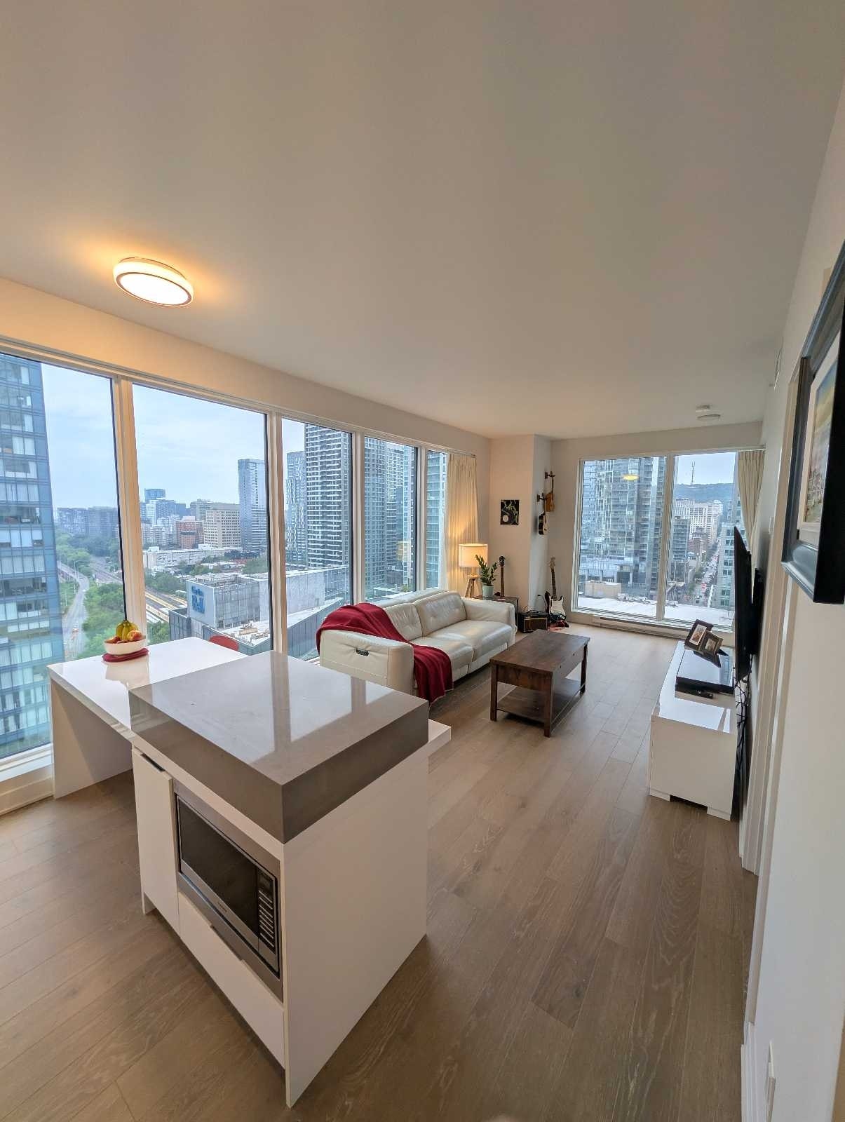 Downtown Montreal – Private Room + Private Bath — photo 1