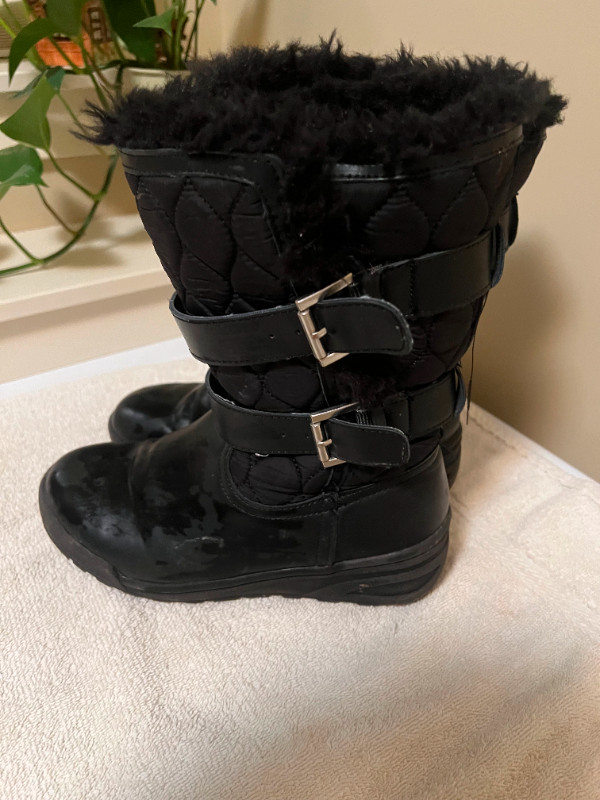 Womens/Girls lined winter boots in Women's - Shoes in Vernon - Image 2