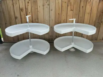 ** si c'est affiché c'est disponible** 2 Plateaux tournant pour armoire de cuisine // 2 Tourniquet p...