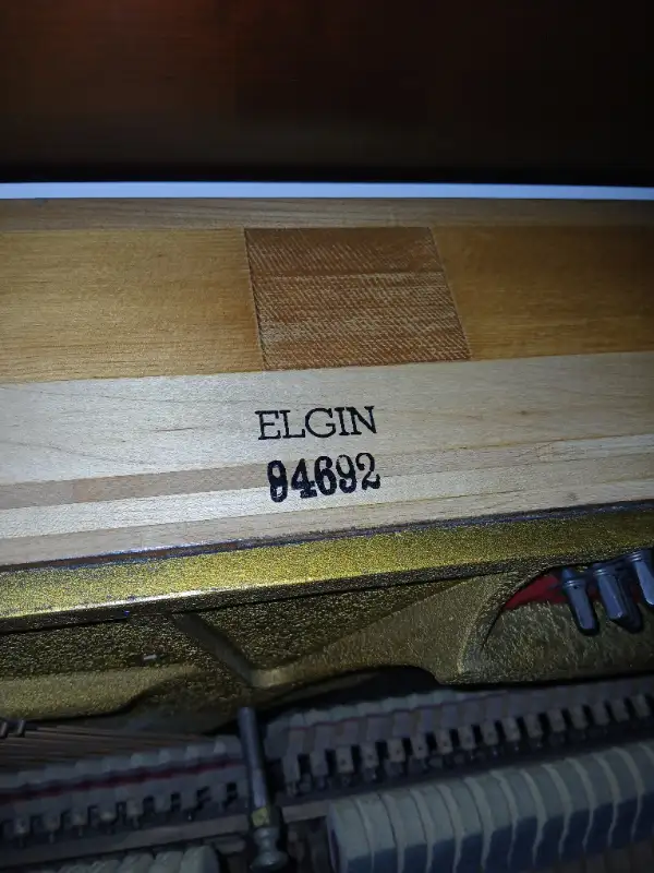 1930's Heintzman Piano  Good Condition with bench in Pianos & Keyboards in Bedford - Image 6