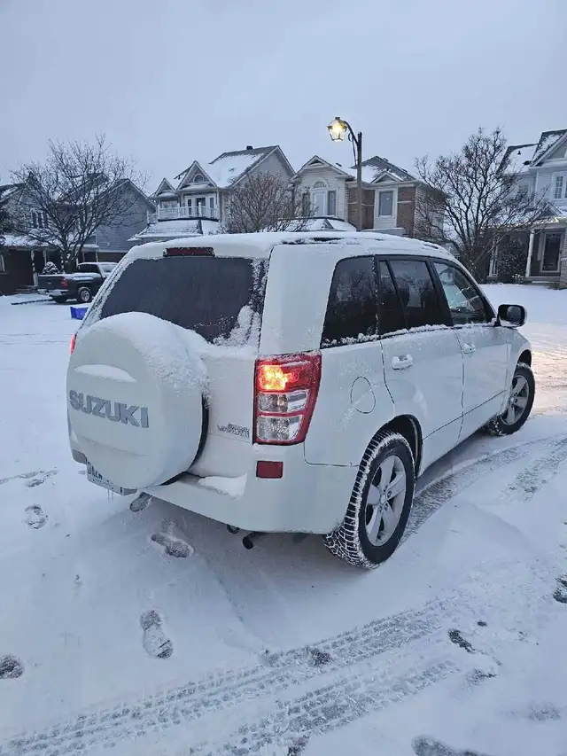 2010 Suzuki Grand Vitara AWD64728169718274123