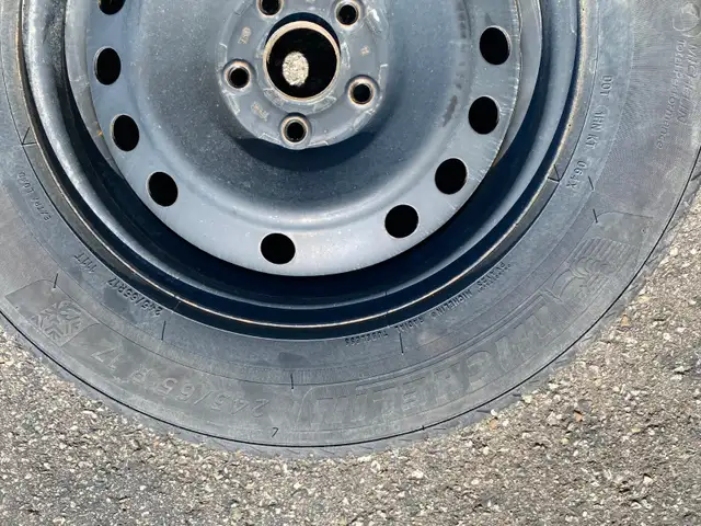 Used Michelin X-ICE Snow SUV 245/65 R17 in Tires & Rims in Kitchener / Waterloo - Image 2
