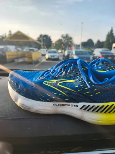 men's size 8.5 Brooks Glycerin shoes, View more