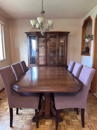 Dinning room set and quality Hutch