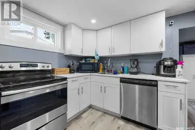 2 Bedroom basement suites available for rent. Located in a quiet environment of River Heights and cl...