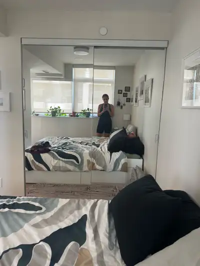 Bachelor suite, 435 sq ft