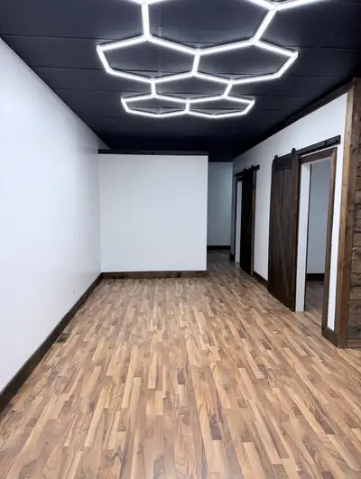 Creative Studio Rooms Available — Weekly/Monthly (Williams Lake) Two private studio rooms available...