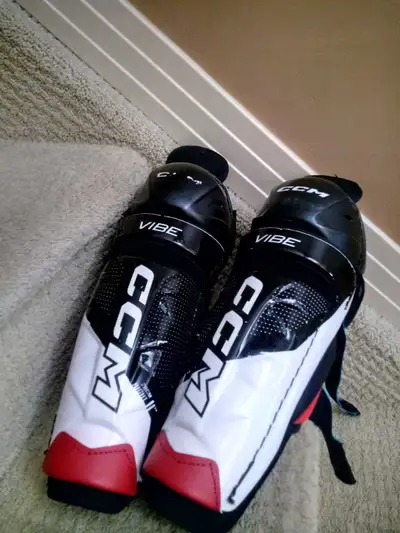 Hockey shin pads size 11", View more