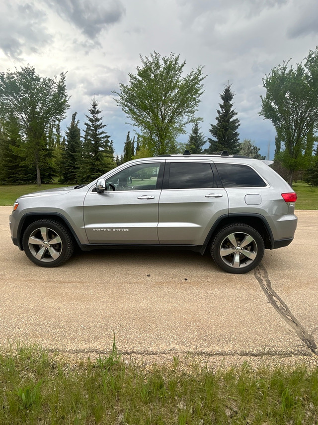 Jeep Grand Cherokee Limited 2014 in Cars & Trucks in Strathcona County - Image 4