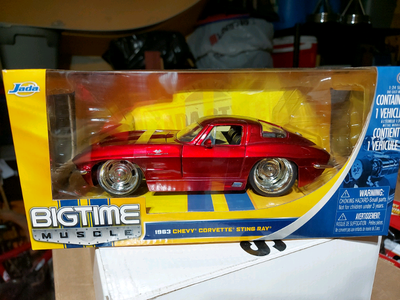 Jada 1/24 scale Diecast 1963 chevy corvette stingray Mint in box from my personal collection $40 Pic...