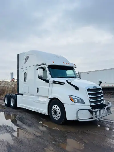 Looking for AZ driver with 1 year experience. US/CANADA, View more