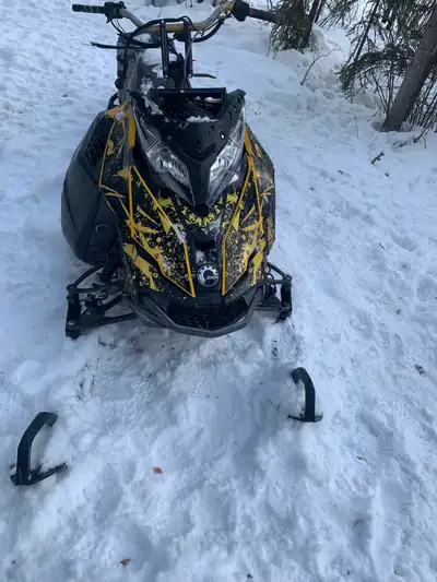 Project 2013 skidoo Summit 800 turbo it’s not getting spark at the moment and needs some bodywork as...