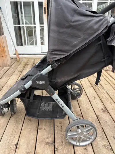 Baby Stroller, Collapsing Agile for Very Easy Maneuvering Note: No car seat feature, only use for st...