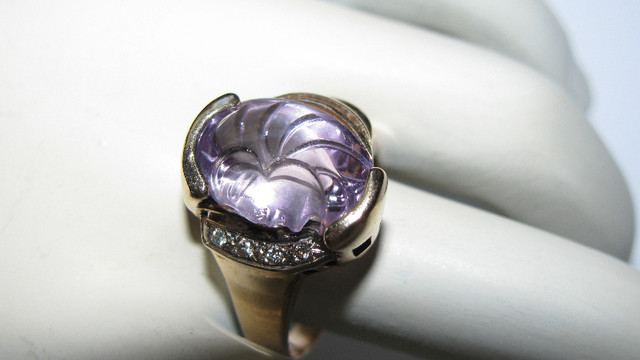 10K Yellow Gold Amethyst Ring Carved Face Diamond Accents Sz 7 in Jewellery & Watches in Saint John - Image 3