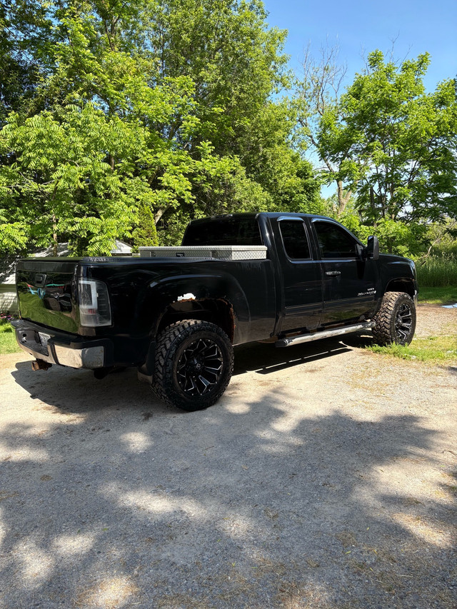 2008 GMC Duramax in Cars & Trucks in Oshawa / Durham Region - Image 3