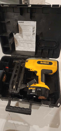 Dewalt 16G cordless nailer with battery