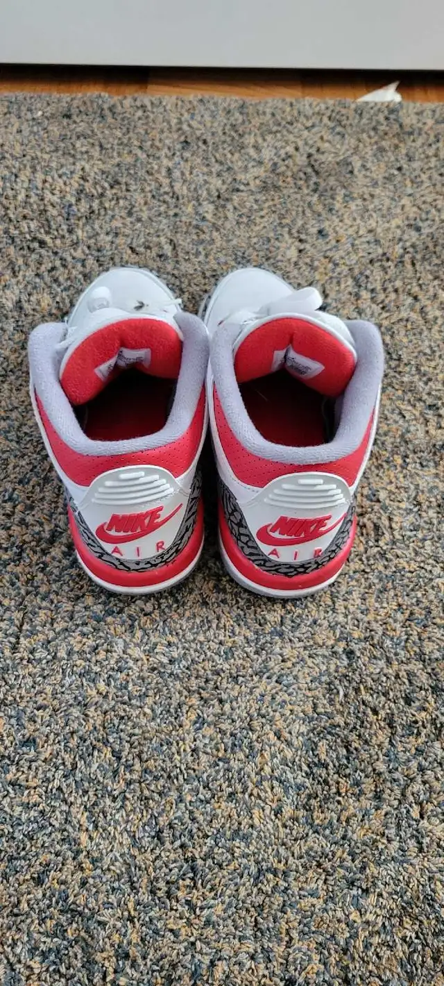 Nike Air Jordan 3 Retro in Men's Shoes in City of Toronto - Image 4