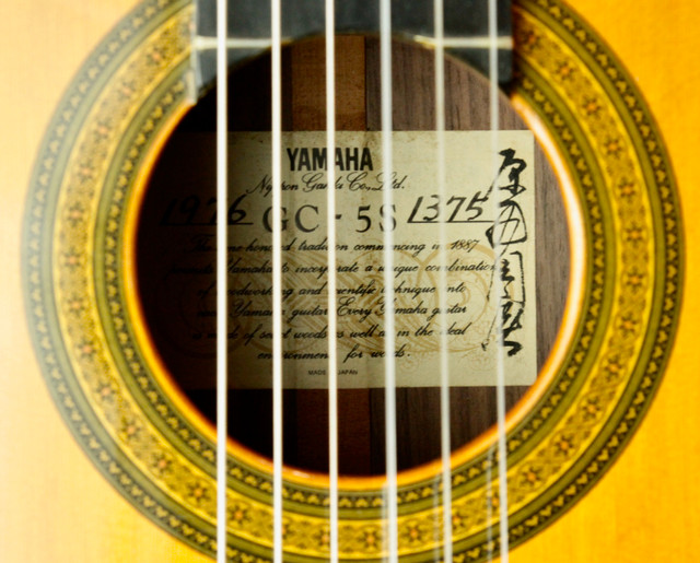 Yamaha GC-5S Concert Classical Guitar 1976 Solid Cedar Signed in Guitars in Markham / York Region - Image 4