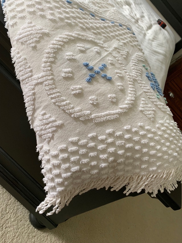 Vintage Chenille bedspread Bedding Kitchener / Waterloo Kijiji