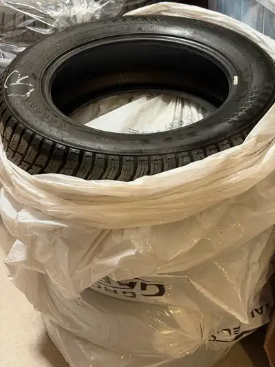 Nokian tyres hakkapeliitta 10 winter 205/60r16. Used one season only, low mileage. Excellent conditi...