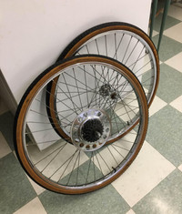 Vintage 24 inches tyres on rim (made in Japan)with 5 cassette