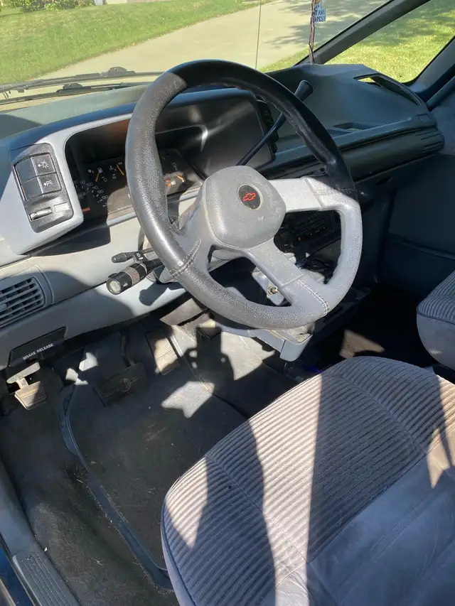 1990 Lumina Van571064720084838403