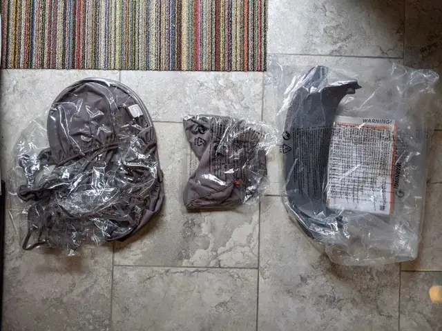 Stokke Scoot (European) stroller in Strollers, Carriers & Car Seats in Oakville / Halton Region - Image 7