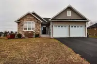 3 Bedroom, 3 Bath House in Stratford, PEI For Sale