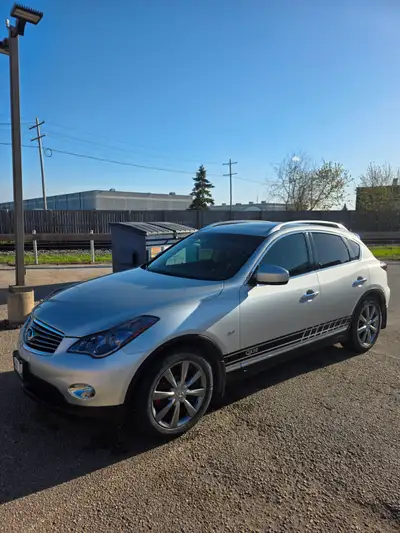 Safety/ Carfax Silver Infiniti QX50 AWD 3.7L engine 330hp, custom exhaust, CompuStar remote start wi...