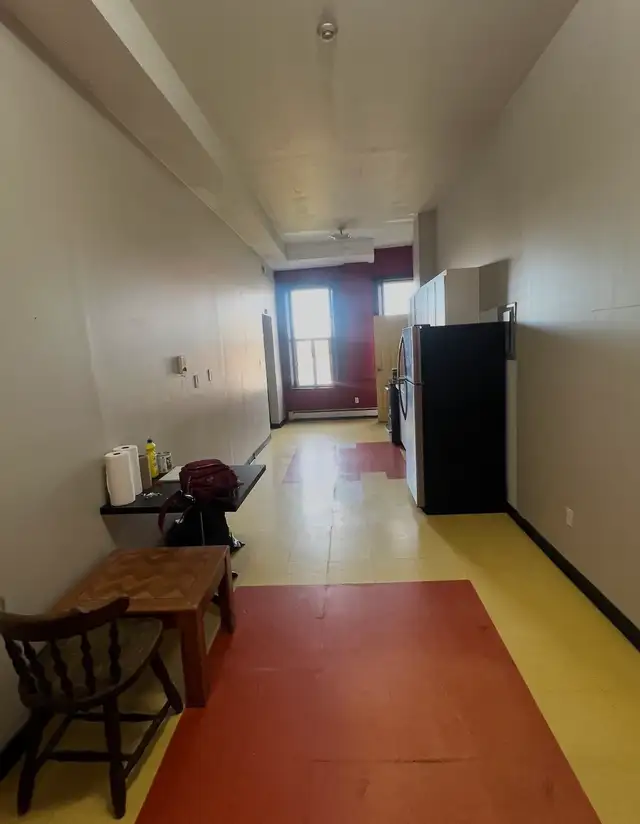 1  Bedroom located in HAMILTON downtown core. ALL INCLUSIVE