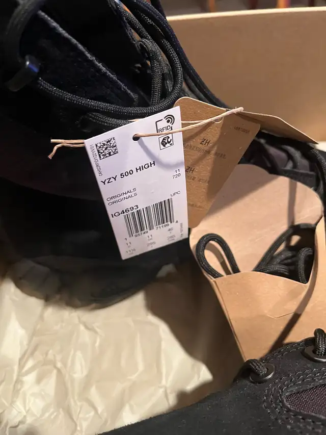 Yeezy Boots in Men's Shoes in Mississauga / Peel Region - Image 5