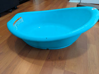 Bath tub