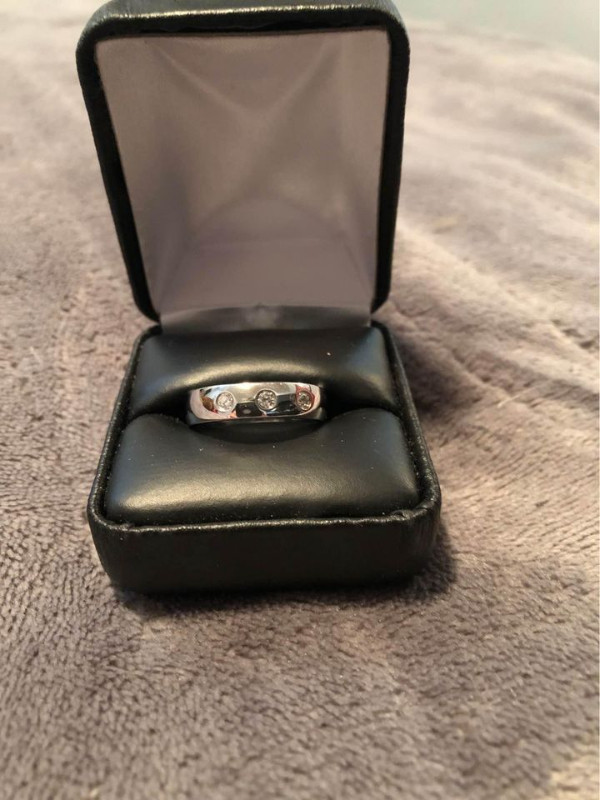 Men’s custom 14k white gold &amp; diamond ring size 8.5 in Jewellery & Watches in City of Toronto