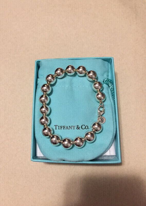 *Like new Tiffany & Co. Sterling Silver bracelet *Original owner in Jewellery & Watches in City of Toronto - Image 2