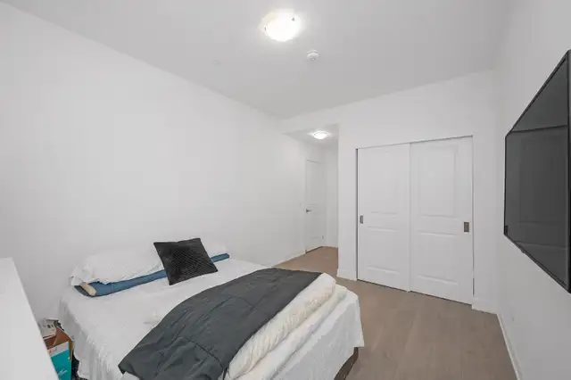 2 bed 2 bath condo For Sale in Oakville in Condos for Sale in Oakville / Halton Region - Image 8