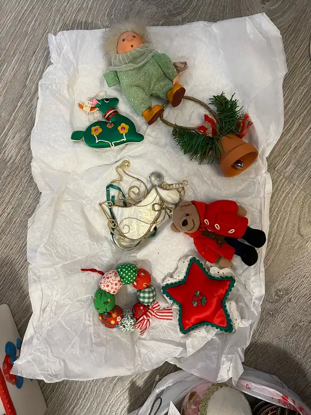 Almost new Christmas table clothes, ornaments tree mat, socks  in Home Décor & Accents in City of Toronto - Image 7