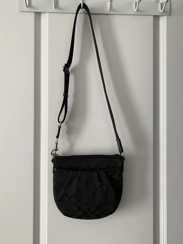 Miu Miu Prada wallet Aimee Kestenberg Coach shoulder bag purse in Women's - Bags & Wallets in City of Toronto - Image 9