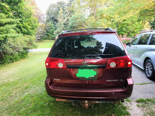 2006 Toyota Sienna in Cars & Trucks in Kitchener / Waterloo - Image 3