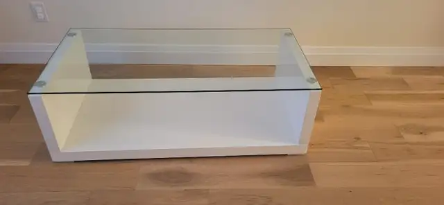 COFFEE TABLE in Coffee Tables in Kitchener / Waterloo - Image 4
