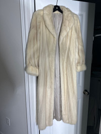 Ladies white/cream mink coat 