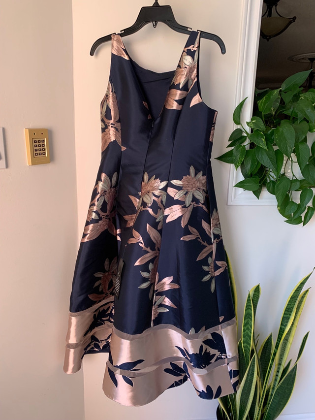 Navy Blue Dress with Metallic Floral Prints in Women's - Dresses & Skirts in Mississauga / Peel Region - Image 2